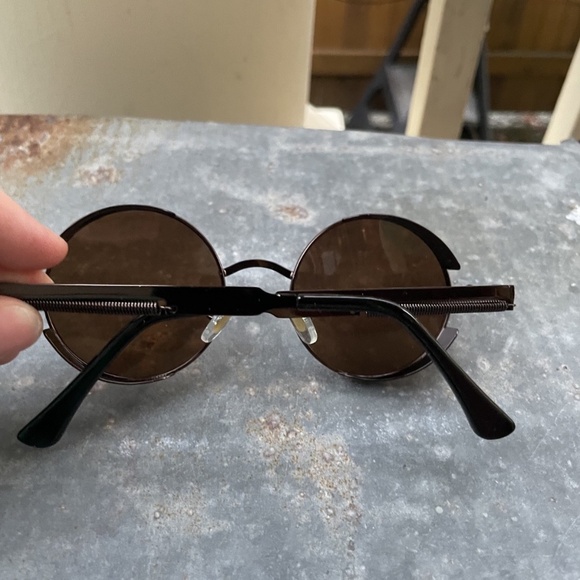 Women's Seraphin Round Sunglasses w/ original case - Picture 3 of 4